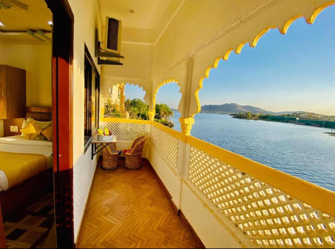 Vallabhgarh A Lake Facing Balcony Ουνταϊπούρ Εξωτερικό φωτογραφία